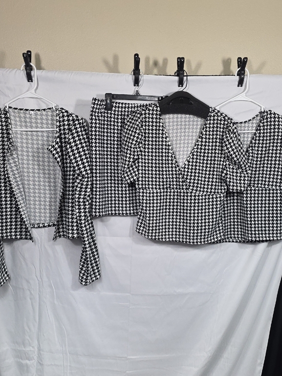 The Unbranded Brand Tops - Houndstooth Black & White 4-Piece Set - Skirt, Tops & Jacket In Size Womens XL